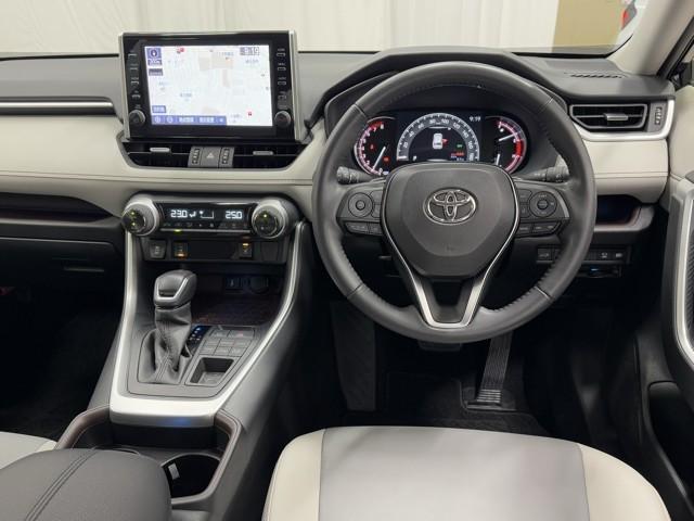 ＲＡＶ４ Ｇ　Ｂカメラ　点検記録簿　パワーウインドウ　カーテンエアバック　運転席パワーシート　ワンオーナ　イモビライザー　キーレス　ＥＴＣ付　ＬＥＤヘッドライ　クルコン　オートエアコン　横滑り防止装置　ナビ　ＡＢＳ（4枚目）