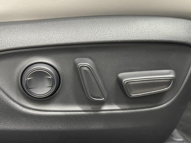 ＲＡＶ４ Ｇ　Ｂカメラ　点検記録簿　パワーウインドウ　カーテンエアバック　運転席パワーシート　ワンオーナ　イモビライザー　キーレス　ＥＴＣ付　ＬＥＤヘッドライ　クルコン　オートエアコン　横滑り防止装置　ナビ　ＡＢＳ（14枚目）