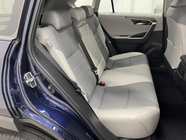 ＲＡＶ４ Ｇ　Ｂカメラ　点検記録簿　パワーウインドウ　カーテンエアバック　運転席パワーシート　ワンオーナ　イモビライザー　キーレス　ＥＴＣ付　ＬＥＤヘッドライ　クルコン　オートエアコン　横滑り防止装置　ナビ　ＡＢＳ（16枚目）