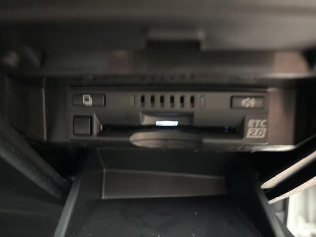 カムリ ＷＳレザーパッケージ　ワンオーナ　本革シ　クルーズコントロール　ナビ　記録簿有　アルミホイール　スマートキープッシュスタート　サイドカーテンエアバック　ＥＴＣ付き　パワーシート　デュアルエアバッグ　エアコン　ドラレコ（9枚目）