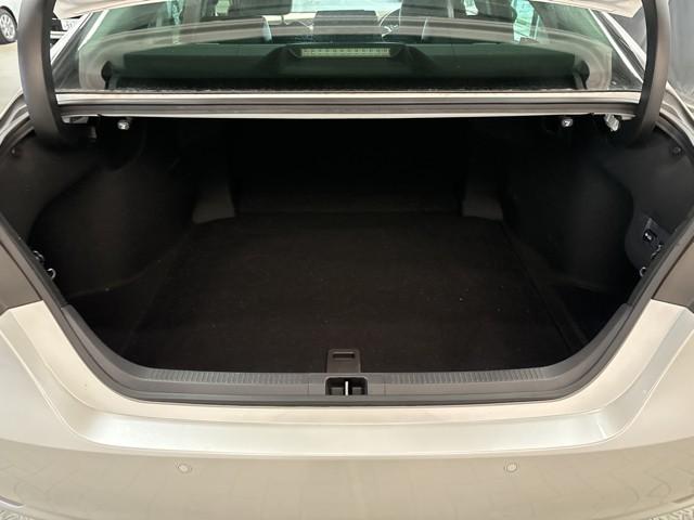 カムリ ＷＳレザーパッケージ　ワンオーナ　本革シ　クルーズコントロール　ナビ　記録簿有　アルミホイール　スマートキープッシュスタート　サイドカーテンエアバック　ＥＴＣ付き　パワーシート　デュアルエアバッグ　エアコン　ドラレコ（12枚目）