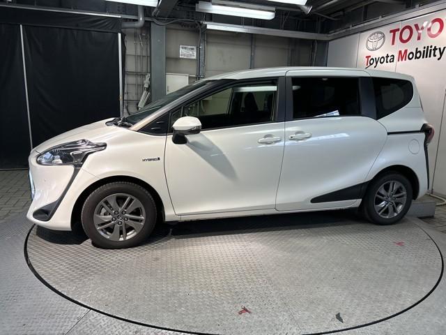 シエンタ ハイブリッド　ファンベースＧ　ＥＳＣ　エコモード　プリクラッシュセーフティー　パワステ　メディアプレイヤー接続　運転席エアバック　整備記録簿　バックモニタ－　ＬＥＤライト　イモビライザー　ＡＷ　クルコン　１オナ　スマートキー（5枚目）