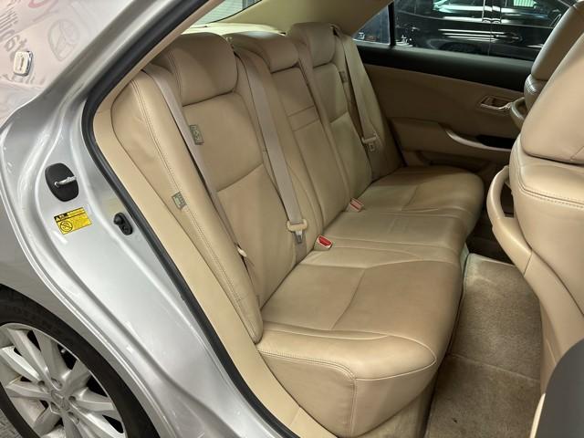 クラウン ３．０ロイヤルサルーン　アニバーサリーＥＤ　盗難防止システム　ドラレコ　ワンオーナー車　エアコン　オートクルーズコントロール　パワステ　ＡＢＳ　スマートキー　カーテンエアバック　ナビＴＶ　横滑り防止装置　エアバッグ　バックカメラ　ＥＴＣ　ＤＶＤ（11枚目）