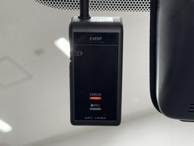 ヴィッツ F セーフティーエディションII 衝突回避ブレーキ ESC 盗難防止システム ABS キーレス パワステ ドラレコ スマートキー 1オーナー エアバッグ ナビTV パワーウインドウ バックカメラ メモリーナビ 記録簿 フルセグTV(8枚目)