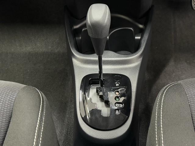 ヴィッツ F セーフティーエディションII 衝突回避ブレーキ ESC 盗難防止システム ABS キーレス パワステ ドラレコ スマートキー 1オーナー エアバッグ ナビTV パワーウインドウ バックカメラ メモリーナビ 記録簿 フルセグTV(12枚目)