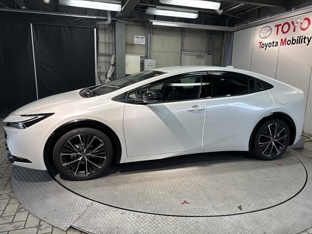 プリウス Ｚ　リアカメラ　プリクラッシュ　ＰＷシート　メモリナビ　ＡＣ１００Ｖ電源　ＬＥＤランプ　ナビ・ＴＶ　オートクルーズ　アルミホイール　ドライブレコーダ　ＡＣ　運転席エアバッグ　横滑り防止装置　ＥＴＣ付（5枚目）