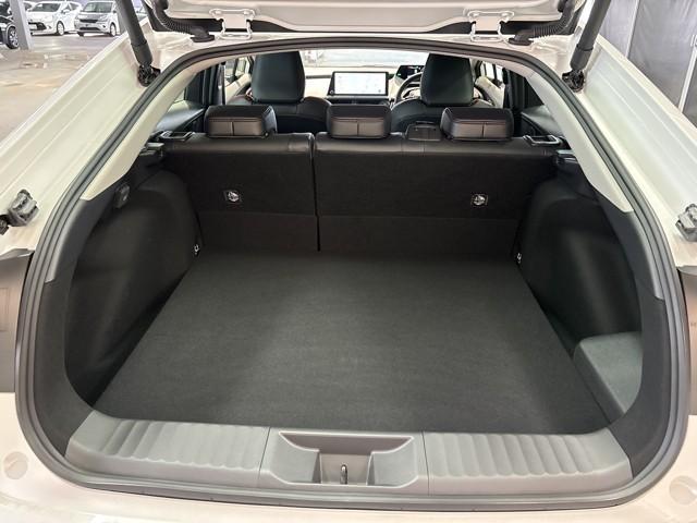 プリウス Ｚ　リアカメラ　プリクラッシュ　ＰＷシート　メモリナビ　ＡＣ１００Ｖ電源　ＬＥＤランプ　ナビ・ＴＶ　オートクルーズ　アルミホイール　ドライブレコーダ　ＡＣ　運転席エアバッグ　横滑り防止装置　ＥＴＣ付（12枚目）