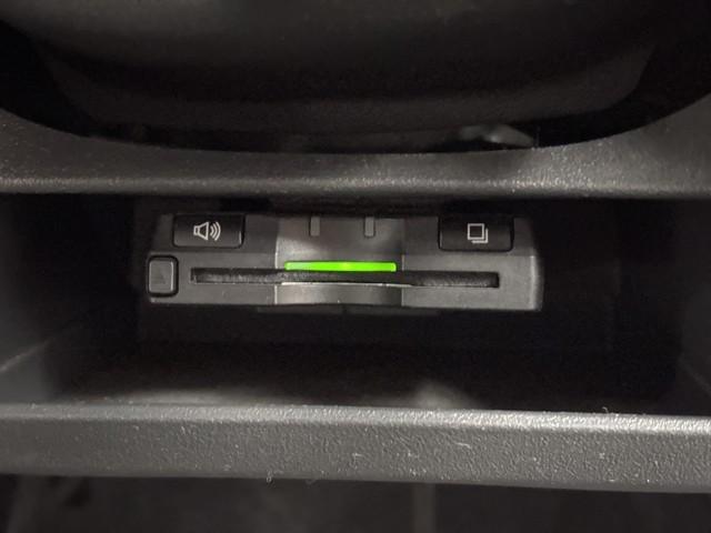 シエンタ ＤＩＣＥ－Ｇ　Ｂカメ　Ｄレコ　ワンセグテレビ　Ｐウインドウ　ＷエアＢ　キーレスエントリーキー　メンテナンスノート　ＡＵＸ接続　メモリーナビ　横滑り防止装置　ナビＴＶ　両側自動ドア　ＥＴＣ車載器　ＡＢＳ　エアバッグ（9枚目）