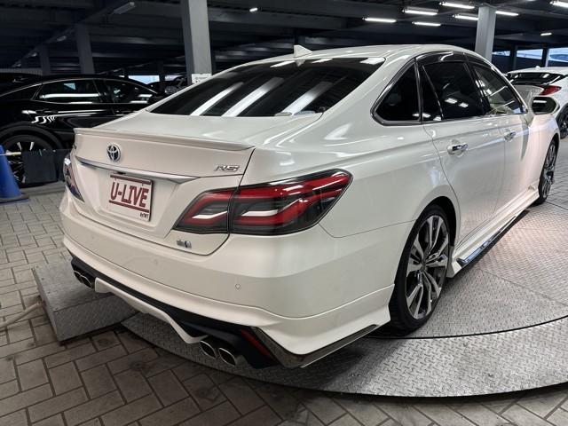 クラウンハイブリッド ＲＳアドバンス　地デジ　衝突被害軽減装置　ドライブレコーダ　エアロ　黒革シート　ＬＥＤヘットライト　後カメラ　クルコン　ＡＣ　Ｐシート　エアバッグ　ナビＴＶ　セキュリティーアラーム　１００Ｖ充電　キーフリー　アルミ（6枚目）