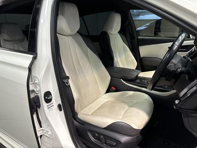 クラウンハイブリッド ＲＳアドバンス　地デジ　衝突被害軽減装置　ドライブレコーダ　エアロ　黒革シート　ＬＥＤヘットライト　後カメラ　クルコン　ＡＣ　Ｐシート　エアバッグ　ナビＴＶ　セキュリティーアラーム　１００Ｖ充電　キーフリー　アルミ（10枚目）