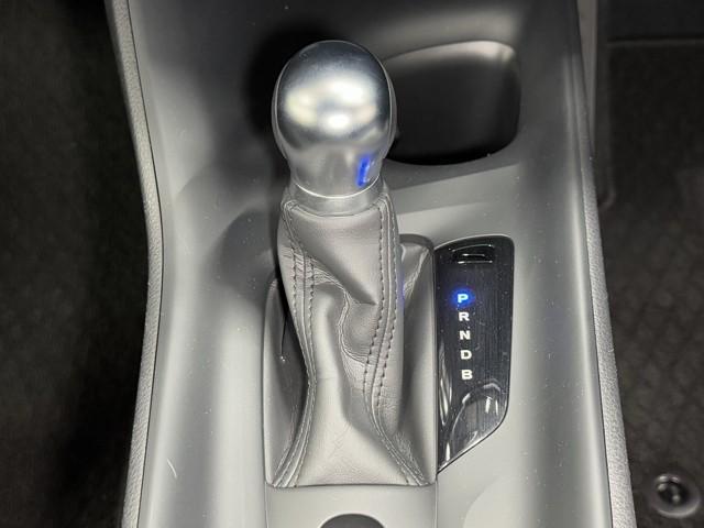 C-HR S LEDパッケージ スマートキー&プッシュスタート 定期点検記録簿 地デジ LEDヘッド オ-トエアコン WSRS キーレスエントリー ドライブレコーダー ナビTV 横滑り防止 クルーズコントロール 1オーナー DVD(12枚目)