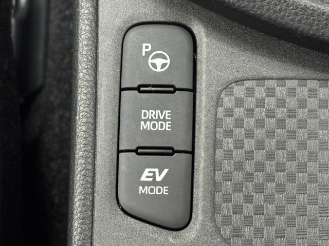 ヤリスクロス ハイブリッドＺ　インテリジェントキー　アルミホイル　ＬＥＤライト　１オ－ナ－　リアカメラ　ナビ　クルーズコントロール　整備記録簿　横滑り防止システム　メモリーナビゲーション　電動シ－ト　パワステ　オートエアコン（11枚目）