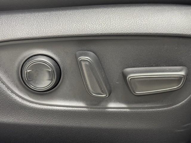 RAV4 ハイブリッドG 衝突被害軽減装置 ドライブレコーダ パノラマサンルーフ AC100V電源 バックモニター 整備記録簿 地デジTV LEDヘッドライト スマキー 電動シ-ト AWD TVナビ パワステ 横滑り防止装置(14枚目)