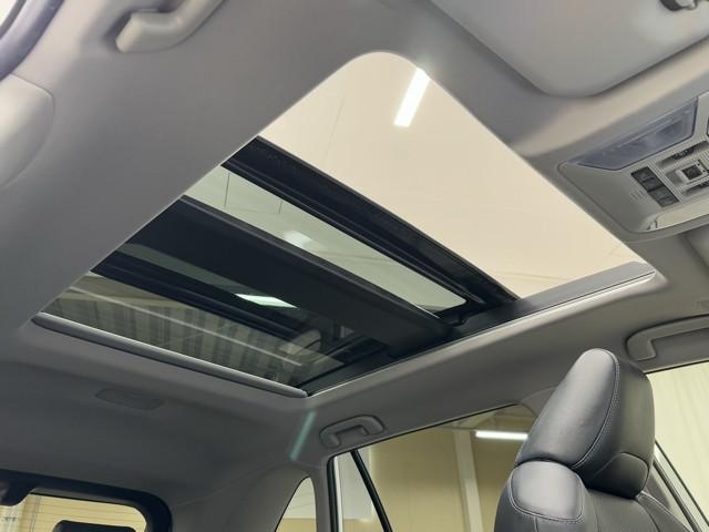 RAV4 ハイブリッドG 衝突被害軽減装置 ドライブレコーダ パノラマサンルーフ AC100V電源 バックモニター 整備記録簿 地デジTV LEDヘッドライト スマキー 電動シ-ト AWD TVナビ パワステ 横滑り防止装置(19枚目)