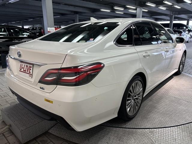 クラウンハイブリッド Ｓ　Ｃパッケージ　衝突軽減Ｂ　盗難防止システム　ワンオーナ　エアバッグ　クルコン　Ｂカメラ　ＬＥＤヘッドライト　アイドリングストップ　フルセグＴＶ　ＡＣ１００Ｖ電源　スマートキー＆プッシュスタート　パワーシート　アルミ（6枚目）