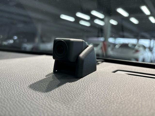 クラウンハイブリッド Ｓ　Ｃパッケージ　衝突軽減Ｂ　盗難防止システム　ワンオーナ　エアバッグ　クルコン　Ｂカメラ　ＬＥＤヘッドライト　アイドリングストップ　フルセグＴＶ　ＡＣ１００Ｖ電源　スマートキー＆プッシュスタート　パワーシート　アルミ（8枚目）