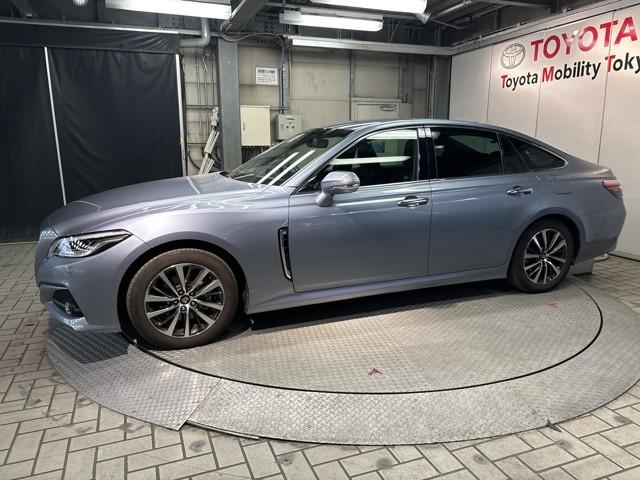 クラウンハイブリッド Ｇ　アルミ　ＬＥＤヘッド　キーフリー　記録簿　アイドリングストップ　横滑り防止機能　ＤＶＤ　ＥＴＣ　オートエアコン　ＡＵＸ　ＡＢＳ　メモリナビ　盗難防止装置　エアバッグ　オートクルーズコントロール（5枚目）