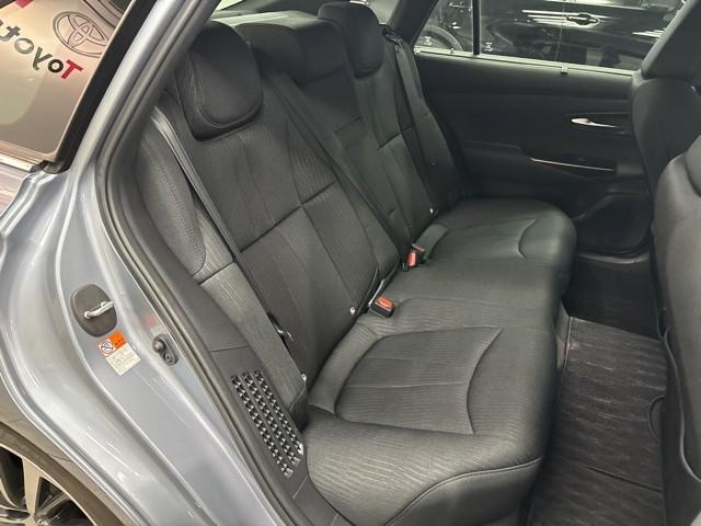 クラウンハイブリッド Ｇ　アルミ　ＬＥＤヘッド　キーフリー　記録簿　アイドリングストップ　横滑り防止機能　ＤＶＤ　ＥＴＣ　オートエアコン　ＡＵＸ　ＡＢＳ　メモリナビ　盗難防止装置　エアバッグ　オートクルーズコントロール（11枚目）