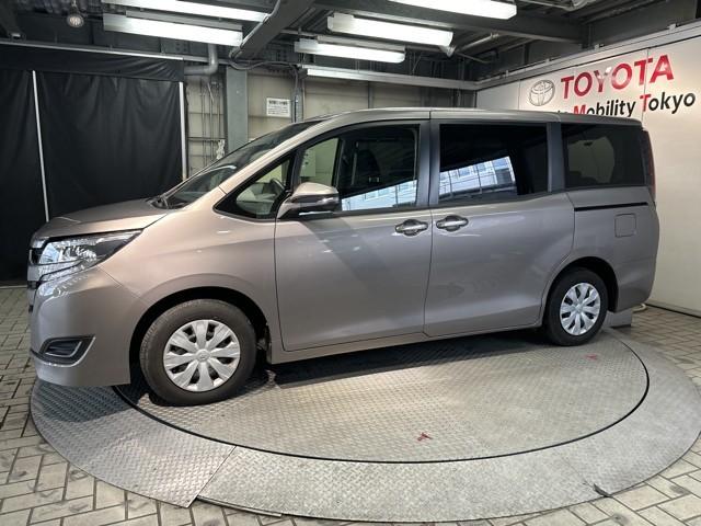 ノア Ｘ　ブレーキサポート　イモビライザー　アイドリングストッ　ＡＵＸ　デュアルエアコン　ワンオーナー車　クルーズＣ　バックモニタ－　ＬＥＤランプ　スマートキ　オートエアコン　ＥＳＣ　フルフラット　ナビ＆ＴＶ（5枚目）