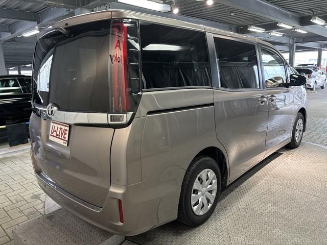 ノア Ｘ　ブレーキサポート　イモビライザー　アイドリングストッ　ＡＵＸ　デュアルエアコン　ワンオーナー車　クルーズＣ　バックモニタ－　ＬＥＤランプ　スマートキ　オートエアコン　ＥＳＣ　フルフラット　ナビ＆ＴＶ（6枚目）