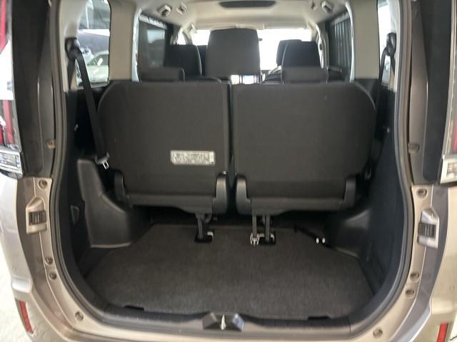 ノア Ｘ　ブレーキサポート　イモビライザー　アイドリングストッ　ＡＵＸ　デュアルエアコン　ワンオーナー車　クルーズＣ　バックモニタ－　ＬＥＤランプ　スマートキ　オートエアコン　ＥＳＣ　フルフラット　ナビ＆ＴＶ（12枚目）