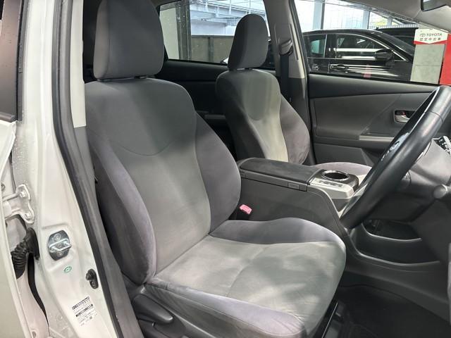 プリウスアルファ Ｓ　スマキ－　ＤＶＤ視聴可　整備点検記録簿　リモコンキー　横滑り防止装置付き　ＰＷ　Ｂカメラ　ナビ・ＴＶ　サイドエアＢ　ワンオナ　ドライブレコーダー　ＡＵＸ　ＥＴＣ車載器　ＡＢＳ付き　アルミホイール　ＡＣ（10枚目）