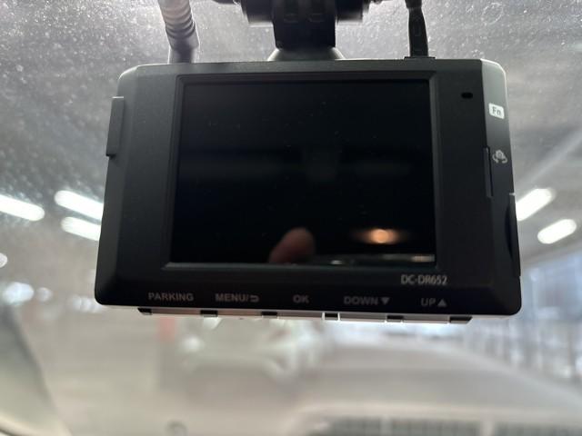 アクア Ｚ　ＬＥＤヘッドライト　スマートキー　１００Ｖ電源　イモビライザー　アルミホイール　ドライブレコーダー　オートクルーズコントロール　点検記録簿　エアコン　ＥＳＣ　カーテンエアバッグ　ＥＴＣ　キーレス（8枚目）