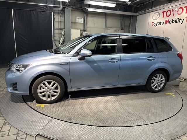 カローラフィールダー ハイブリッドＧ　スマートエントリー　メンテナンスノート　助手席エアバック　フルセグ地デジＴＶ　エアバック　ワイヤレスキー　パワーウィンド　ＡＡＣ　ＡＢＳ　メモリナビ　パワーステアリング　ナビ＆ＴＶ　アルミホイール（6枚目）