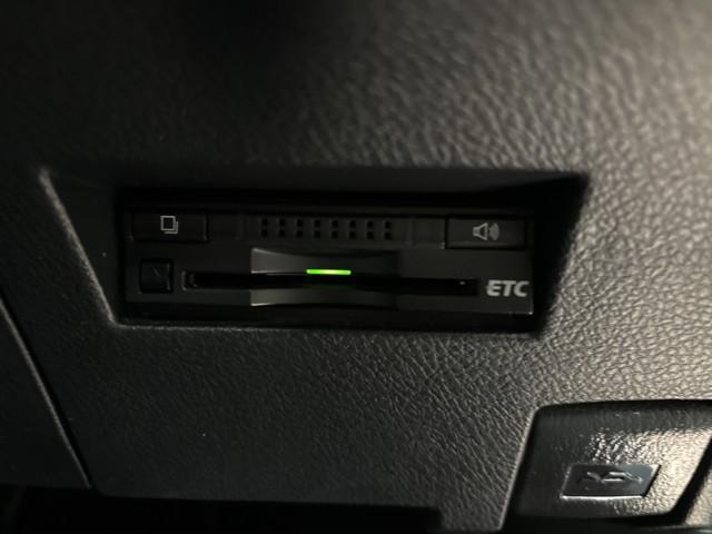 カローラフィールダー ハイブリッドＧ　スマートエントリー　メンテナンスノート　助手席エアバック　フルセグ地デジＴＶ　エアバック　ワイヤレスキー　パワーウィンド　ＡＡＣ　ＡＢＳ　メモリナビ　パワーステアリング　ナビ＆ＴＶ　アルミホイール（8枚目）