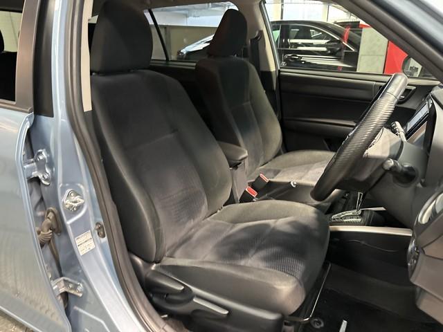 カローラフィールダー ハイブリッドＧ　スマートエントリー　メンテナンスノート　助手席エアバック　フルセグ地デジＴＶ　エアバック　ワイヤレスキー　パワーウィンド　ＡＡＣ　ＡＢＳ　メモリナビ　パワーステアリング　ナビ＆ＴＶ　アルミホイール（10枚目）