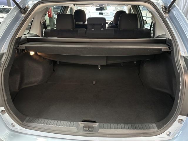 カローラフィールダー ハイブリッドＧ　スマートエントリー　メンテナンスノート　助手席エアバック　フルセグ地デジＴＶ　エアバック　ワイヤレスキー　パワーウィンド　ＡＡＣ　ＡＢＳ　メモリナビ　パワーステアリング　ナビ＆ＴＶ　アルミホイール（12枚目）