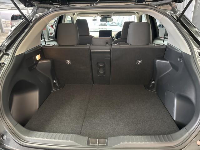 ヤリスクロス Ｇ　ＥＴＣ装備　リヤカメラ　点検記録簿　スマートエントリー　イモビライザー　オートエアコン　アルミホイール　キーレス　パワーウィンドウ　クルコン　ＡＢＳ　ドライブレコーダー　エアバッグ　パワーステアリング（12枚目）