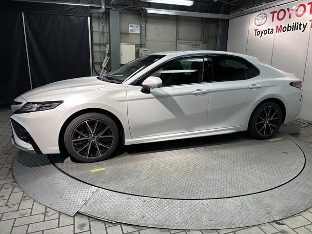 カムリ ＷＳレザーパッケージ　ワンオーナ　本革シ　地デジＴＶ　クルーズコントロール　記録簿有　アルミホイール　スマートキープッシュスタート　ナビ・ＴＶ　サイドカーテンエアバック　ＥＴＣ付き　パワーシート　デュアルエアバッグ　ＡＢＳ（5枚目）