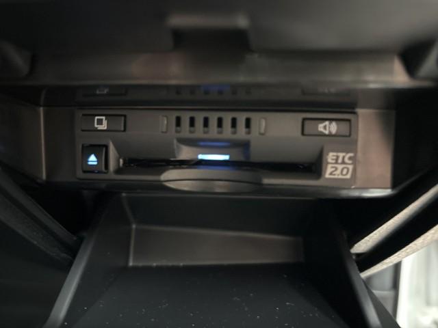 カムリ ＷＳレザーパッケージ　ワンオーナ　本革シ　地デジＴＶ　クルーズコントロール　記録簿有　アルミホイール　スマートキープッシュスタート　ナビ・ＴＶ　サイドカーテンエアバック　ＥＴＣ付き　パワーシート　デュアルエアバッグ　ＡＢＳ（9枚目）