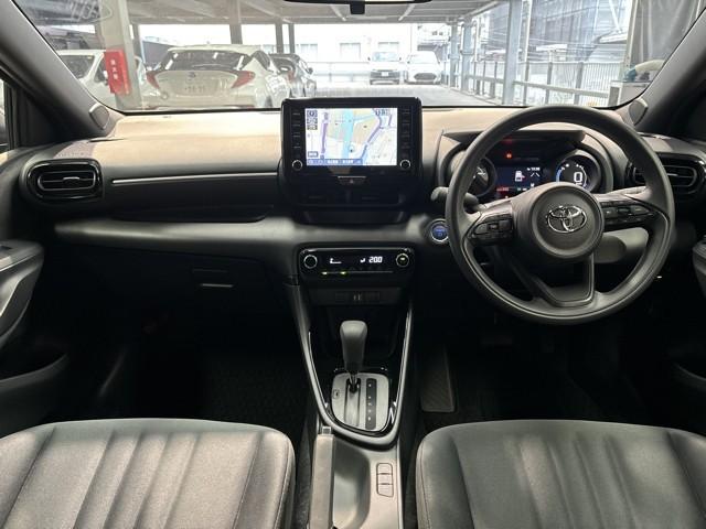 ヤリス ハイブリッドG Iストップ サイドエアバッグ スマートキ ナビ Bモニター ドライブレコーダー ETC車載器 横滑り防止装置 クルコン セキュリティアラーム メディアプレイヤー接続 パワステ 点検記録簿 キーフリー(7枚目)