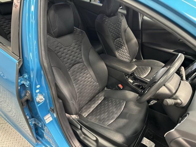 プリウスPHV A 地上デジタル バックモニタ ワンオナ メディアプレイヤー接続 オ-トエアコン AC100V LED 盗難防止装置 スマートキー オートクルーズコントロール ETC ドラレコ キーレス アルミホイール(10枚目)