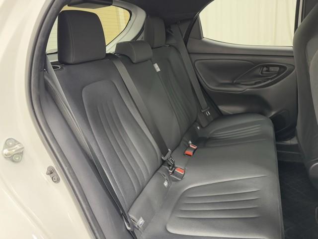 ヤリス ハイブリッドＧ　衝突被害軽減ブレーキ　Ｉストップ　スマートキ　ナビ　Ｂモニター　ドライブレコーダー　ＥＴＣ車載器　横滑り防止装置　クルコン　セキュリティアラーム　メディアプレイヤー接続　１００Ｖ電源　パワステ　ＡＢＳ（18枚目）