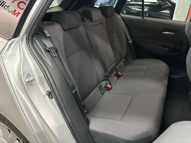 カローラツーリング ハイブリッド　Ｓ　インテリジェントクリアランスソナー　ドラレコ付き　Ｒカメラ　ＡＡＣ　ＬＥＤライト　メディアプレイヤー接続　横滑防止装置　整備記録簿　クルコン　ＥＴＣ車載器　ナビ＆ＴＶ　キーフリーシステム　スマートキー（11枚目）