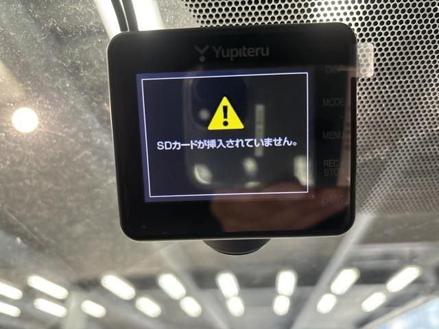 アクア Ｘ－アーバン　スマートエントリー　ナビＴＶ　パワーステアリング　ＡＵＴＯエアコン　パワーウインドウ　ＡＢＳ　ＡＷ　デュアルエアバッグ　運転席エアバッグ　メモリーナビ　ワンセグテレビ　キーフリーシステム（8枚目）