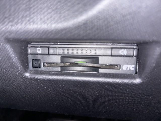 アクア Ｘ－アーバン　スマートエントリー　ナビＴＶ　パワーステアリング　ＡＵＴＯエアコン　パワーウインドウ　ＡＢＳ　ＡＷ　デュアルエアバッグ　運転席エアバッグ　メモリーナビ　ワンセグテレビ　キーフリーシステム（9枚目）