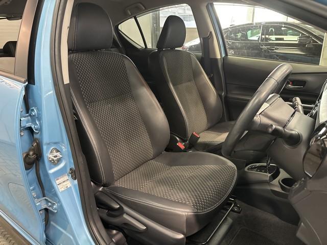 アクア Ｘ－アーバン　スマートエントリー　ナビＴＶ　パワーステアリング　ＡＵＴＯエアコン　パワーウインドウ　ＡＢＳ　ＡＷ　デュアルエアバッグ　運転席エアバッグ　メモリーナビ　ワンセグテレビ　キーフリーシステム（10枚目）