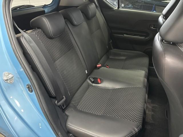 アクア Ｘ－アーバン　スマートエントリー　ナビＴＶ　パワーステアリング　ＡＵＴＯエアコン　パワーウインドウ　ＡＢＳ　ＡＷ　デュアルエアバッグ　運転席エアバッグ　メモリーナビ　ワンセグテレビ　キーフリーシステム（11枚目）