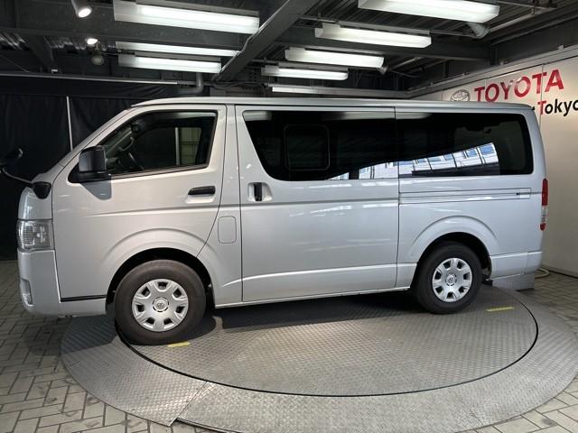 ハイエースバン DX GLパッケージ Bカメラ リモコンキー 横滑り防止 オートエアコン パワーウィンドウ エアバッグ AC100V パワステ 盗難防止装置 ABS メンテナンスノート ETC ドラレコ プリクラッシュセーフティ(6枚目)