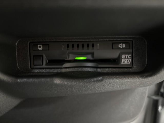 ハイエースバン DX GLパッケージ Bカメラ リモコンキー 横滑り防止 オートエアコン パワーウィンドウ エアバッグ AC100V パワステ 盗難防止装置 ABS メンテナンスノート ETC ドラレコ プリクラッシュセーフティ(9枚目)