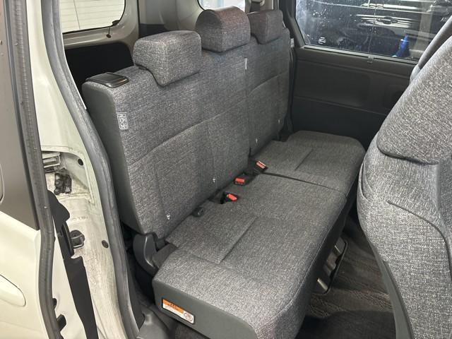 シエンタ ハイブリッドＺ　ＴＳＳ　ワンオーナ　エアバック　アルミ　キーレスエントリー　ナビＴＶ　イモビライザー　整備記録簿　バックモニター　ＬＥＤヘッドライト　ＥＴＣ車載器　横滑り防止　スマートキー　オートエアコン　ＷＳＲＳ（11枚目）