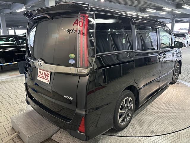 ノア Ｓｉ　ダブルバイビーＩＩ　フルフラット　横滑防止装置　ＰＣＳ　スマートキ－　整備記録簿　Ｗエアコン　Ｂモニター　ＤＶＤ再生可　ドライブレコ　フルセグテレビ　ＥＴＣ付き　アイドリングＳ　オートエアコン　ＰＳ　クルーズＣ　ＰＷ（5枚目）