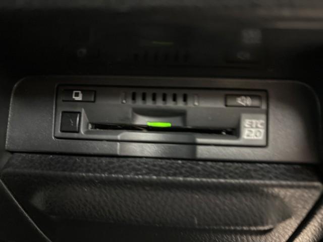 ノア Ｓｉ　ダブルバイビーＩＩ　フルフラット　横滑防止装置　ＰＣＳ　スマートキ－　整備記録簿　Ｗエアコン　Ｂモニター　ＤＶＤ再生可　ドライブレコ　フルセグテレビ　ＥＴＣ付き　アイドリングＳ　オートエアコン　ＰＳ　クルーズＣ　ＰＷ（9枚目）