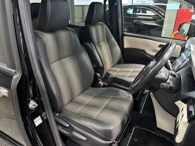 ノア Ｓｉ　ダブルバイビーＩＩ　フルフラット　横滑防止装置　ＰＣＳ　スマートキ－　整備記録簿　Ｗエアコン　Ｂモニター　ＤＶＤ再生可　ドライブレコ　フルセグテレビ　ＥＴＣ付き　アイドリングＳ　オートエアコン　ＰＳ　クルーズＣ　ＰＷ（10枚目）