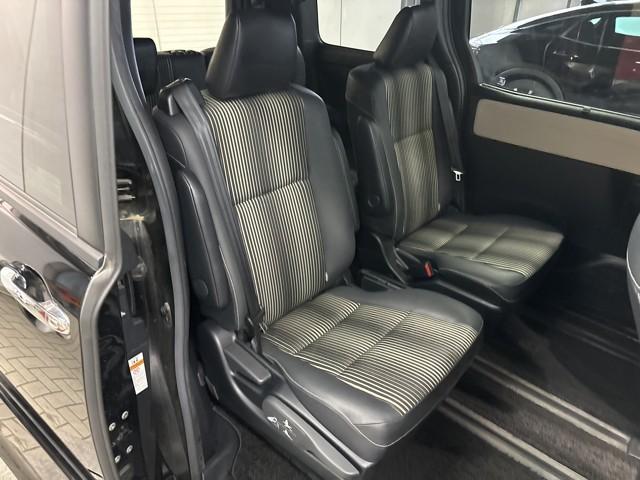 ノア Ｓｉ　ダブルバイビーＩＩ　フルフラット　横滑防止装置　ＰＣＳ　スマートキ－　整備記録簿　Ｗエアコン　Ｂモニター　ＤＶＤ再生可　ドライブレコ　フルセグテレビ　ＥＴＣ付き　アイドリングＳ　オートエアコン　ＰＳ　クルーズＣ　ＰＷ（11枚目）