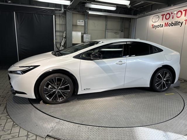 プリウス Ｚ　インテリジェントクリアランスソナー　ＰＷシート　地デジＴＶ　ナビＴＶ　ＡＷ　ＬＥＤヘッドライト　エアコン　バックモニター　ドライブレコーダー　寒冷地仕様車　ＡＣ１００Ｖ　オートクルーズ　４ＷＤ車（6枚目）